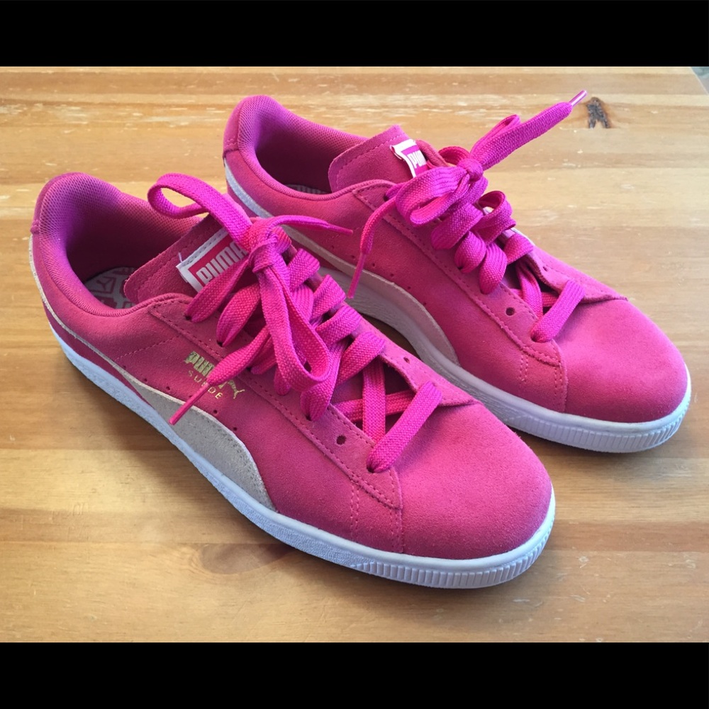Pink Women's Puma sneakers